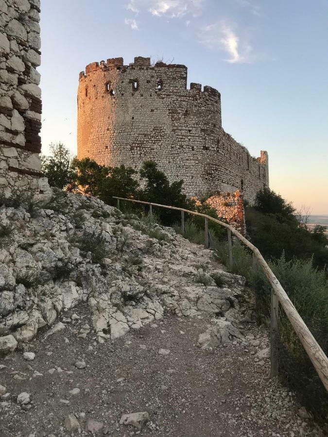 Apartman Se Sklipkem Pavlov Bagian luar foto
